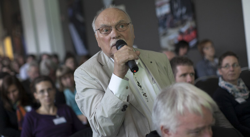 Diskussionsbeitrag eines Teilnehmers im Plenum