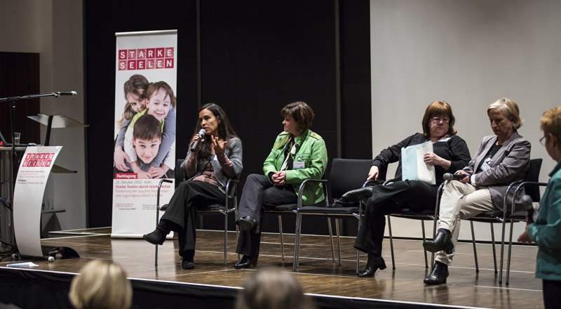 Fachtagung Starke Seelen durch starke Netze - Förderung der psychischen Kinder- und Jugendgesundheit in NRW am 25.10.2012 in Köln