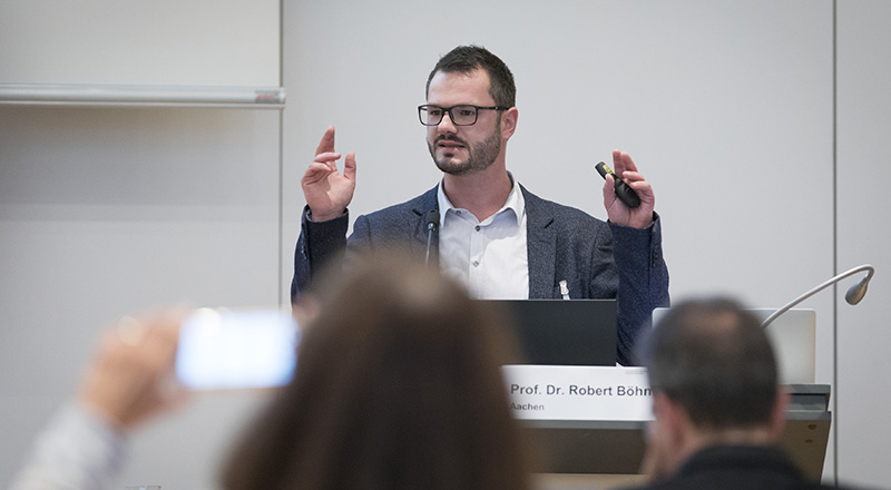 Prof. Dr. Robert Böhm von der Rheinisch-Westfälischen Technischen Hochschule Aachen